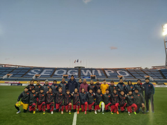 Tuyển nữ Việt Nam làm quen sân, sẵn sàng quyết đấu Myanmar 